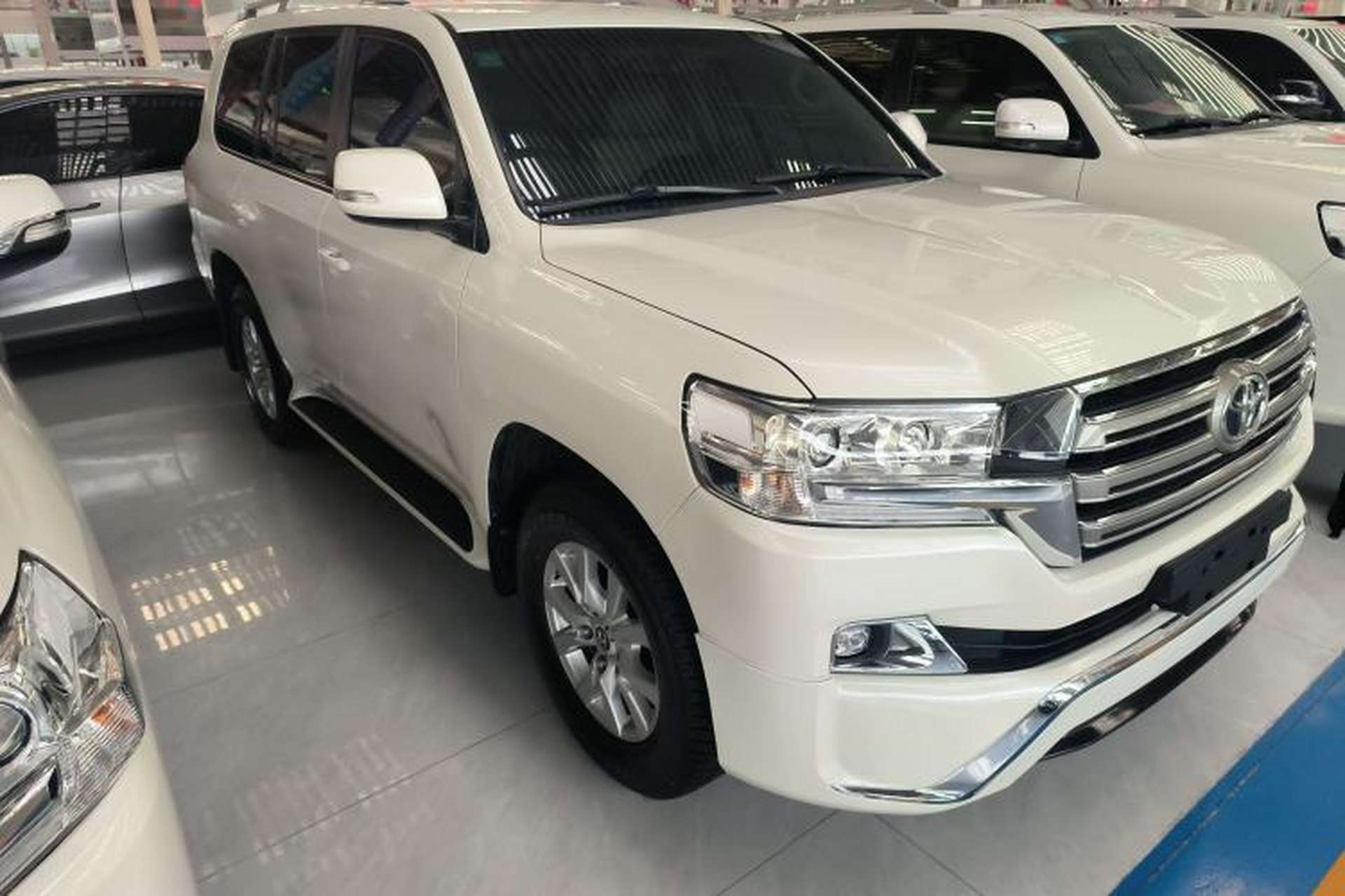 Used Toyota Land Cruiser 2019 4.0L GX-R 7 Seats Parallel Import Exterior 2