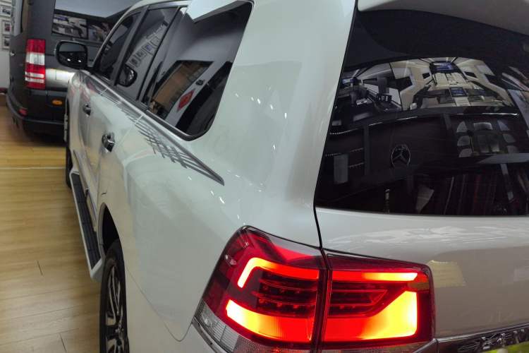 Used Toyota Land Cruiser 2019 4.0L GX-R GT 8-Cylinder Genuine Leather – Middle East Exterior 3