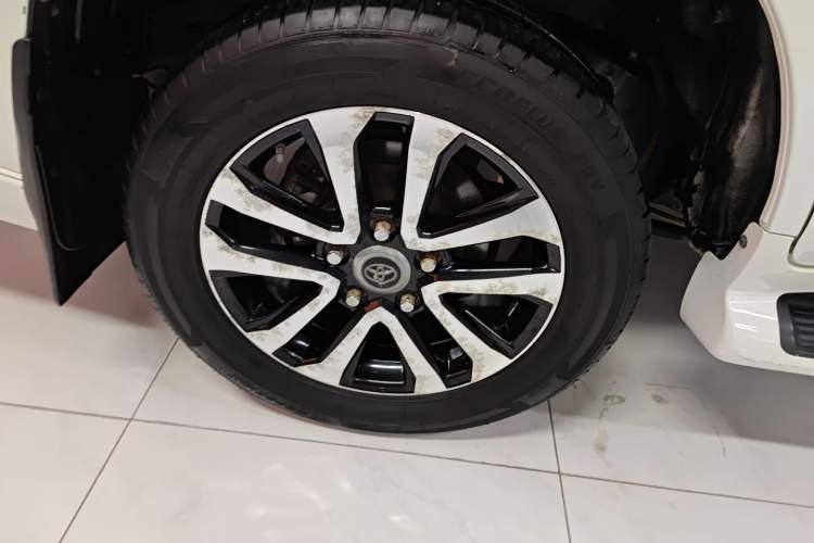 Used Toyota Land Cruiser 2019 4.0L GX-R 5-Seater Parallel Import Exterior 5