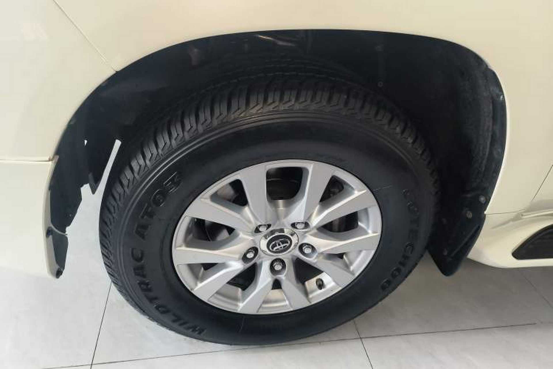 Used Toyota Land Cruiser 2019 4.0L GX-R 7 Seats Parallel Import Exterior 7