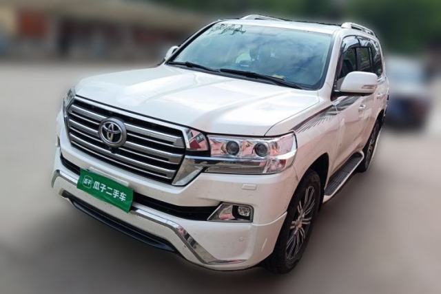 Used Toyota Land Cruiser Two airbags, two air‑bags, with refrigerator; 4.0‑liter displacement, parallel import