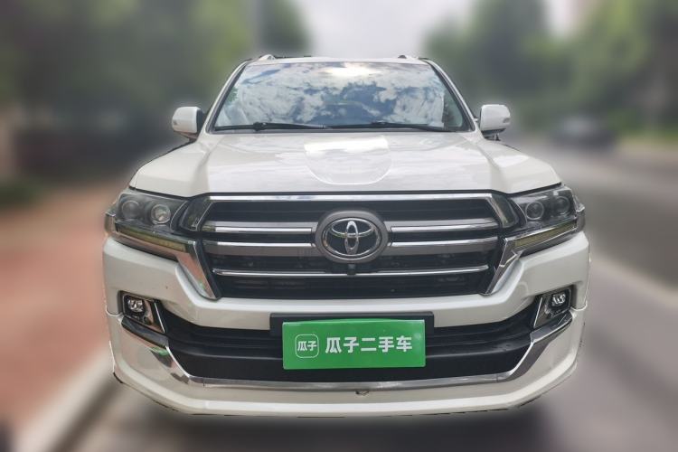Used Toyota Land Cruiser 2019 4.0L Iron Wheels Refrigerator with Electric Base Basic Version—Middle East Front