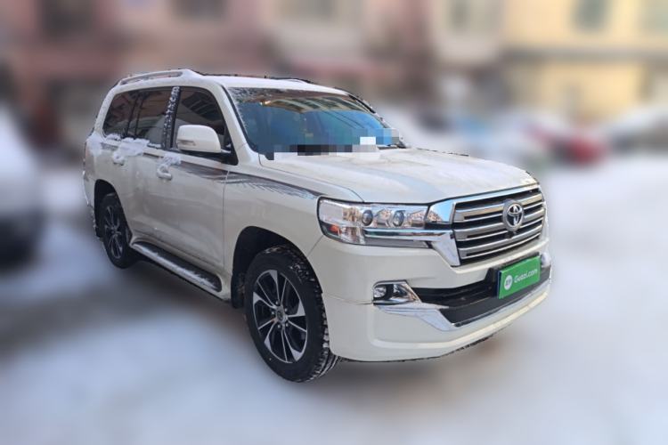 Used Toyota Land Cruiser 2019 4.0L Iron Wheels Refrigerator with Electric Base Basic Version—Middle East Front Right 45 Deg
