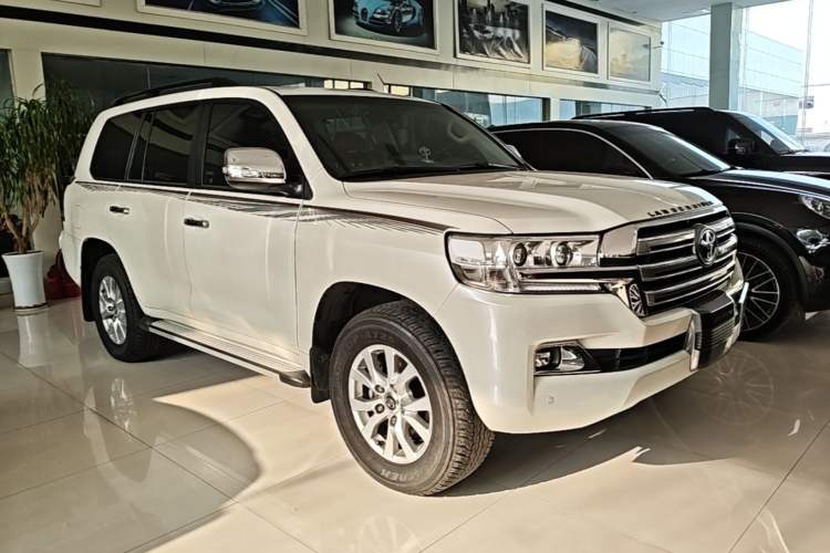 Used Toyota Land Cruiser 2019 4.0L GX-R 7 Seats Parallel Import Front Right 45 Deg
