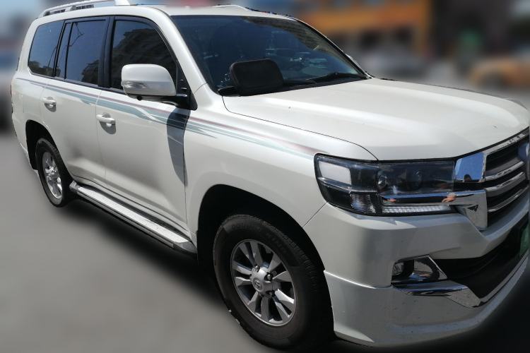 Used Toyota Land Cruiser  Front Right 45 Deg