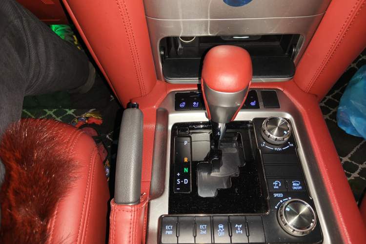 Used Toyota Land Cruiser 2019 4.0L GX-R 5-Seater Parallel Import Gear Lever