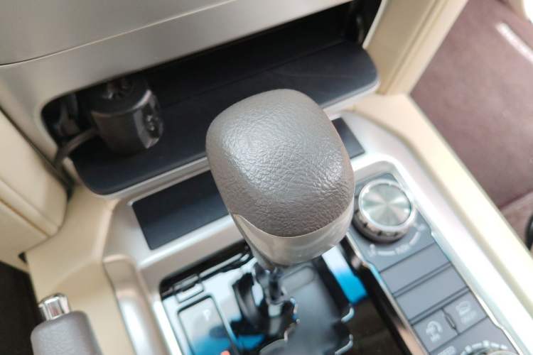 Used Toyota Land Cruiser  Gear Lever