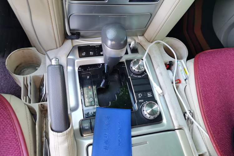 Used Toyota Land Cruiser 2019 4.0L GX-R 7 Seats Parallel Import Gear Lever