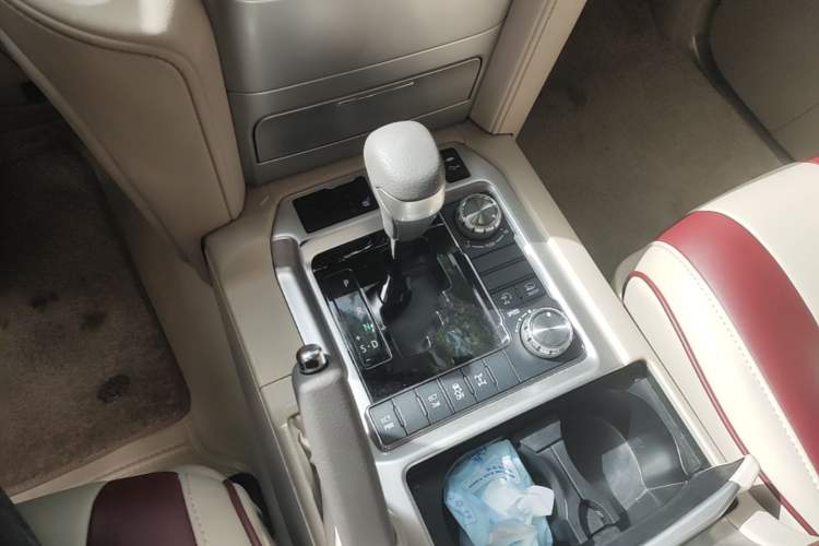 Used Toyota Land Cruiser 2019 4.0L 7-Seater Automatic Transmission Middle East Version Gear Lever
