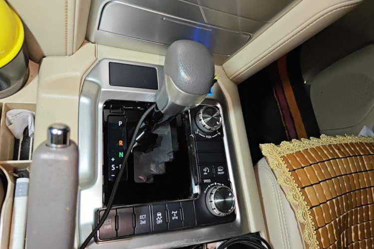 Used Toyota Land Cruiser 2019 4.0L GX-R 5-Seater Parallel Import Gear Lever