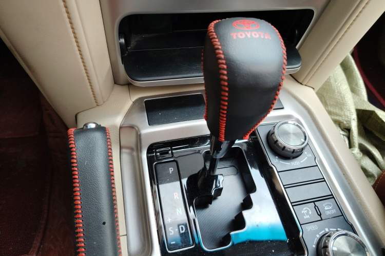 Used Toyota Land Cruiser  Gear Lever