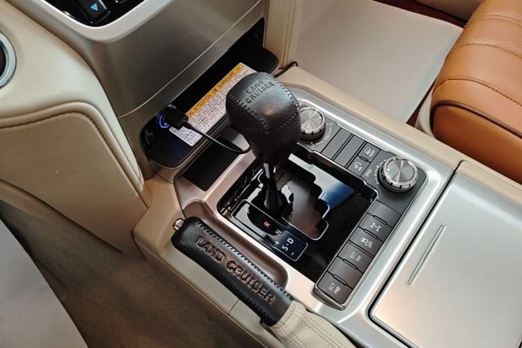 Used Toyota Land Cruiser 2019 4.0L GX-R 7 Seats Parallel Import Gear Lever