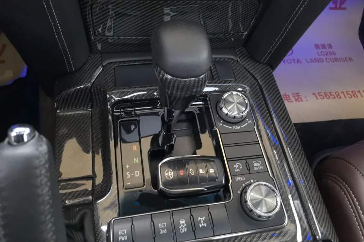 Used Toyota Land Cruiser 2019 4.0L GX-R GT 8-Cylinder Genuine Leather – Middle East Gear Lever