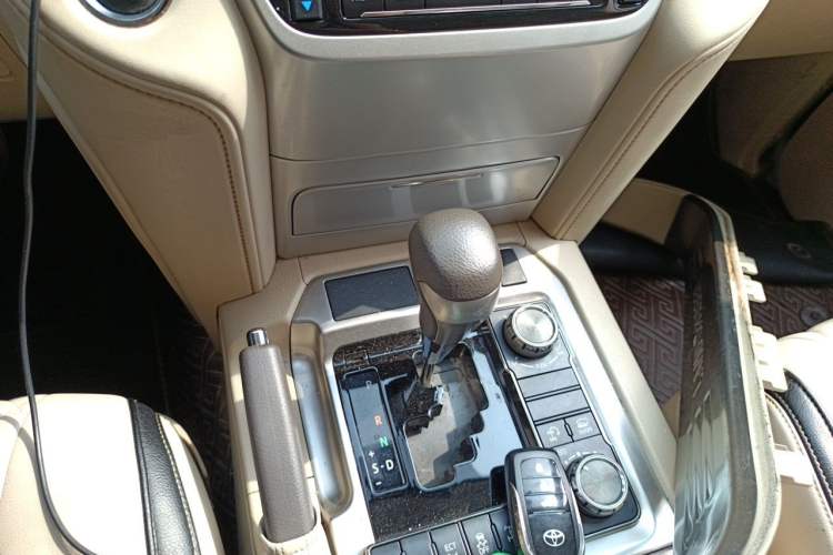 Used Toyota Land Cruiser  Gear Lever