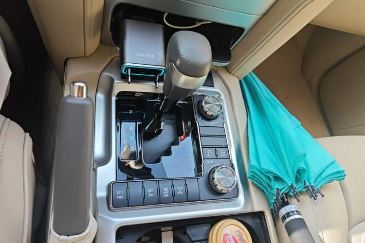 Used Toyota Land Cruiser 2019 4.0L 7-Seater Automatic Transmission Middle East Version Gear Lever