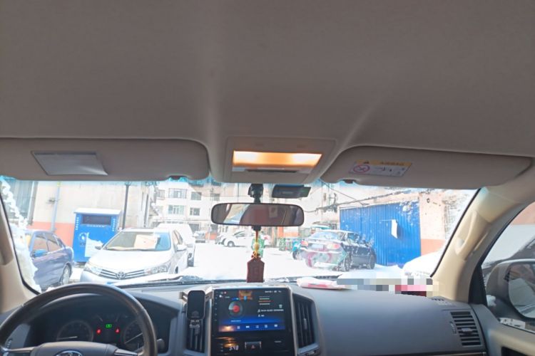 Used Toyota Land Cruiser 2019 4.0L Iron Wheels Refrigerator with Electric Base Basic Version—Middle East Headliner