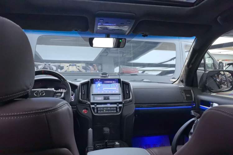 Used Toyota Land Cruiser 2019 4.0L GX-R GT 8-Cylinder Genuine Leather – Middle East Headliner