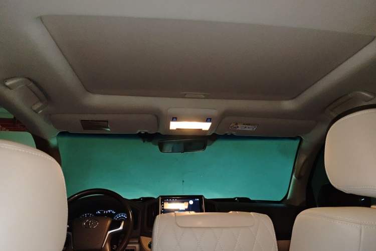 Used Toyota Land Cruiser 2019 4.0L 7-Seater Automatic Transmission Middle East Version Headliner