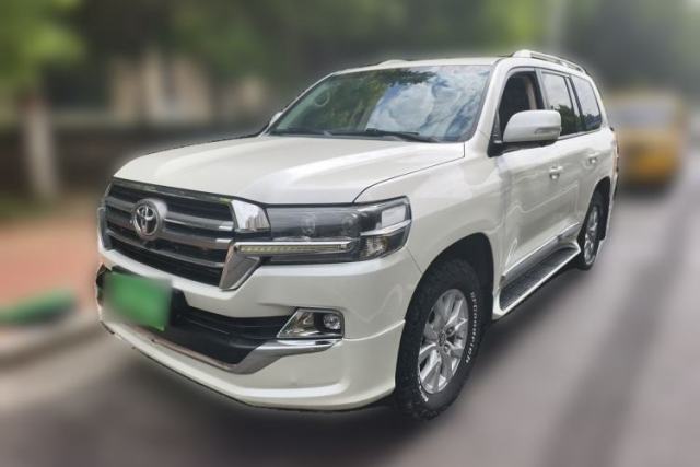Used Toyota Land Cruiser 2019 4.0L Iron Wheels Refrigerator with Electric Base Basic Version—Middle East