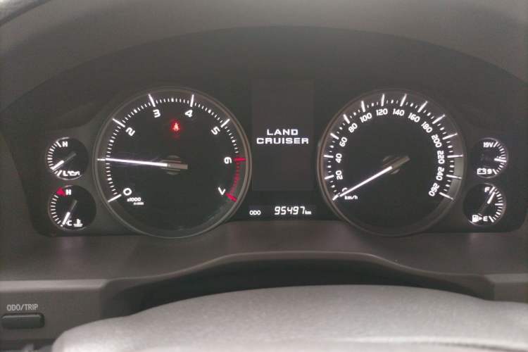 Used Toyota Land Cruiser 2019 5.7L 7-Seater Middle East Version Instrument Cluster