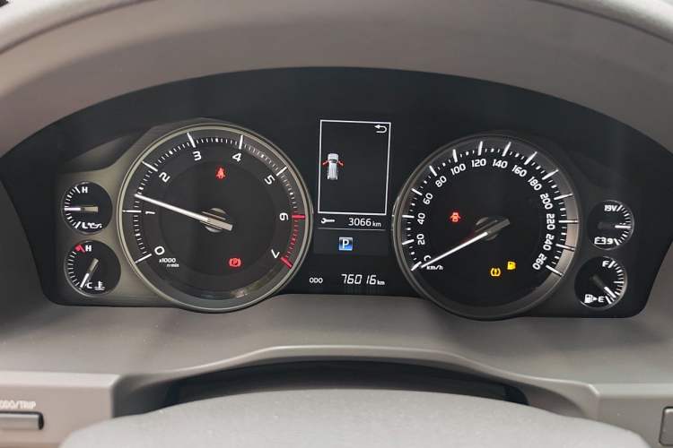Used Toyota Land Cruiser  Instrument Cluster