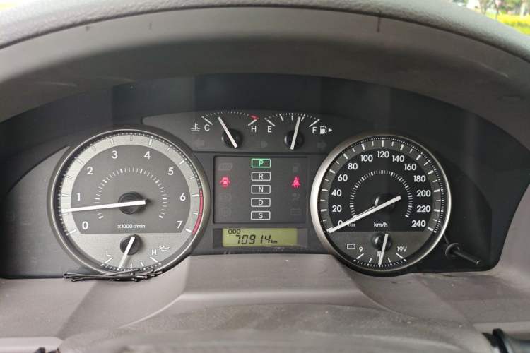 Used Toyota Land Cruiser  Instrument Cluster