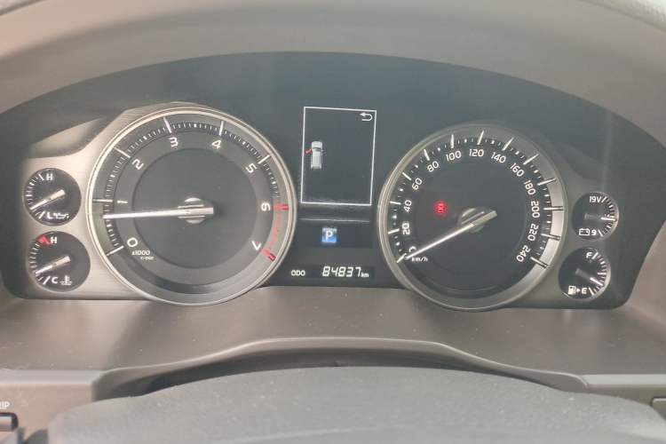 Used Toyota Land Cruiser 2019 4.0L GX-R GT Dual Fuel Sunroof Velvet Interior – Middle East Specification Instrument Cluster
