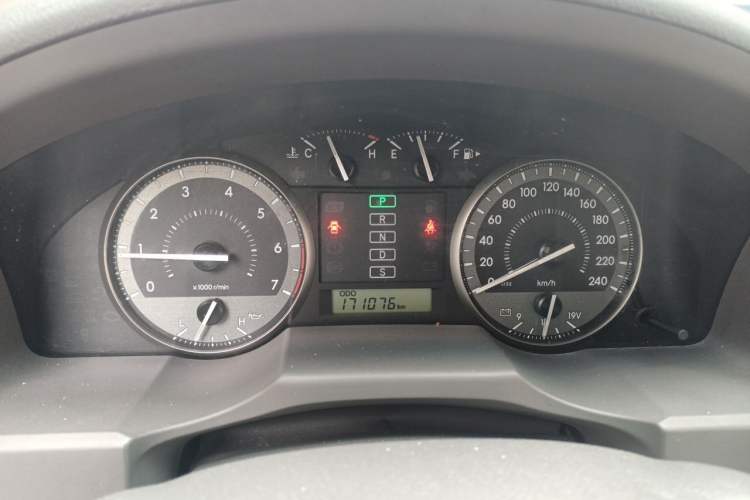 Used Toyota Land Cruiser  Instrument Cluster