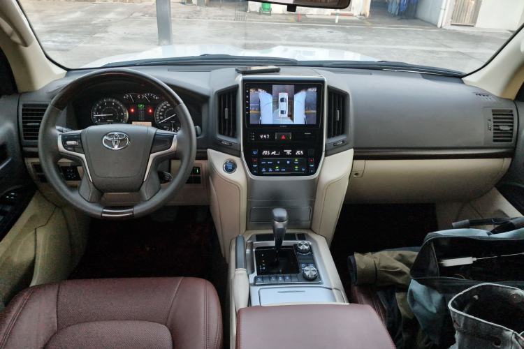 Used Toyota Land Cruiser 2019 4.0L GX-R 5-Seater Parallel Import Interior 2
