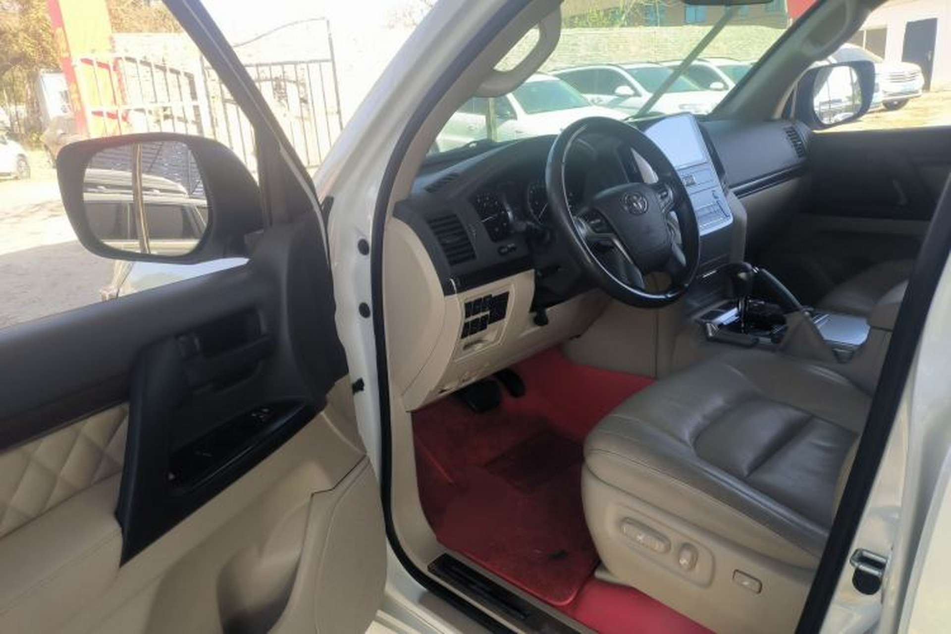 Used Toyota Land Cruiser 2019 4.6L GX-R Middle East Version Interior 3