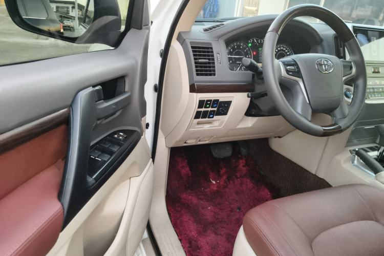 Used Toyota Land Cruiser 2019 4.0L GX-R 5-Seater Parallel Import Interior 3