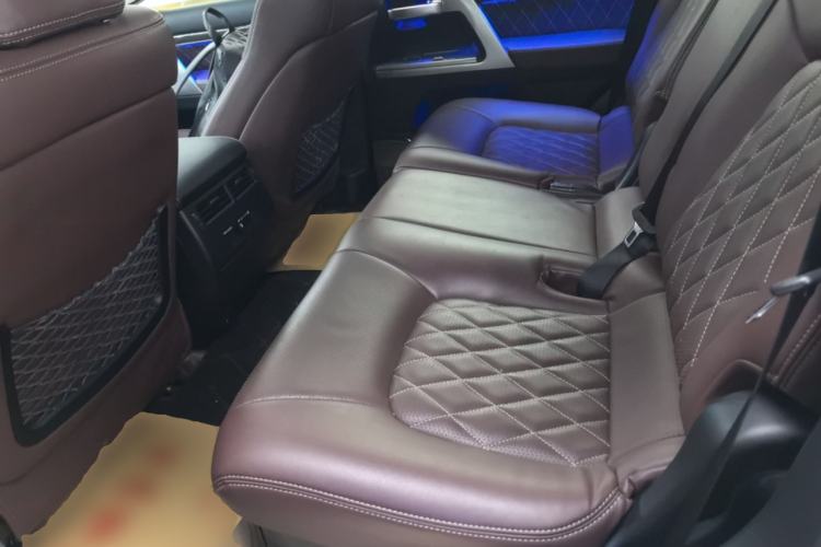 Used Toyota Land Cruiser 2019 4.0L GX-R GT 8-Cylinder Genuine Leather – Middle East Interior 4