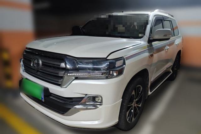 Used Toyota Land Cruiser 2019 4.0L Iron Wheels Refrigerator with Electric Base Basic Version—Middle East