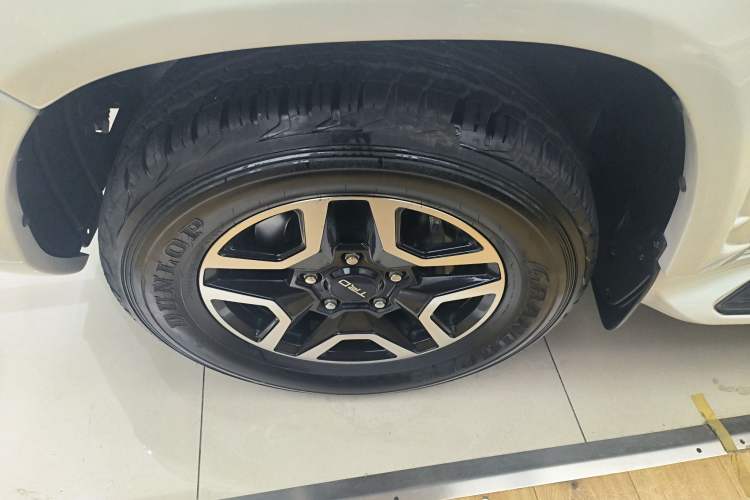 Used Toyota Land Cruiser 2019 4.0L 7-Seater Automatic Transmission Middle East Version Left Front Wheel Hub