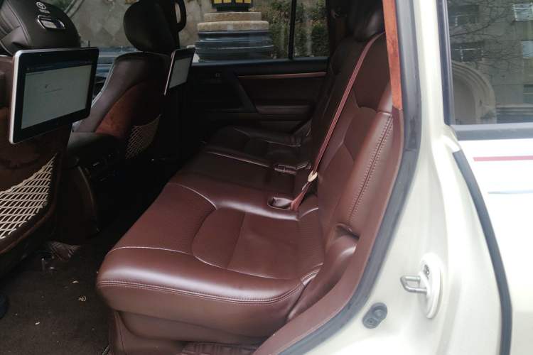 Used Toyota Land Cruiser 2019 4.0L VX-R Lowered Suspension Middle East Left Rear Seat