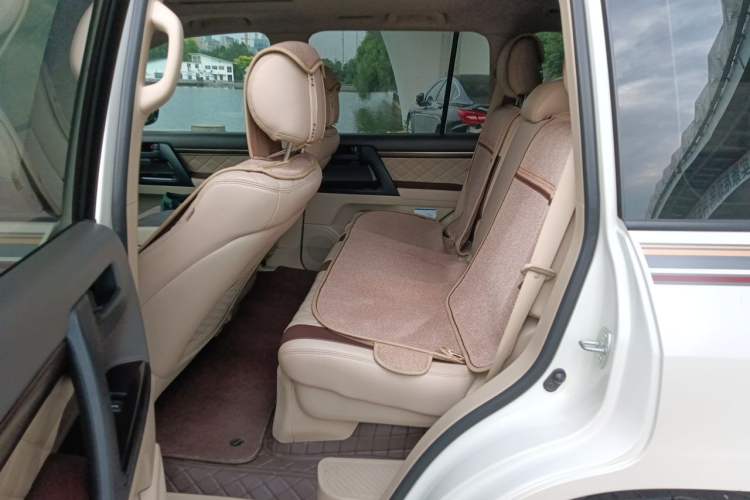 Used Toyota Land Cruiser 2019 4.0L 7-Seater Automatic Transmission Middle East Version Left Rear Seat