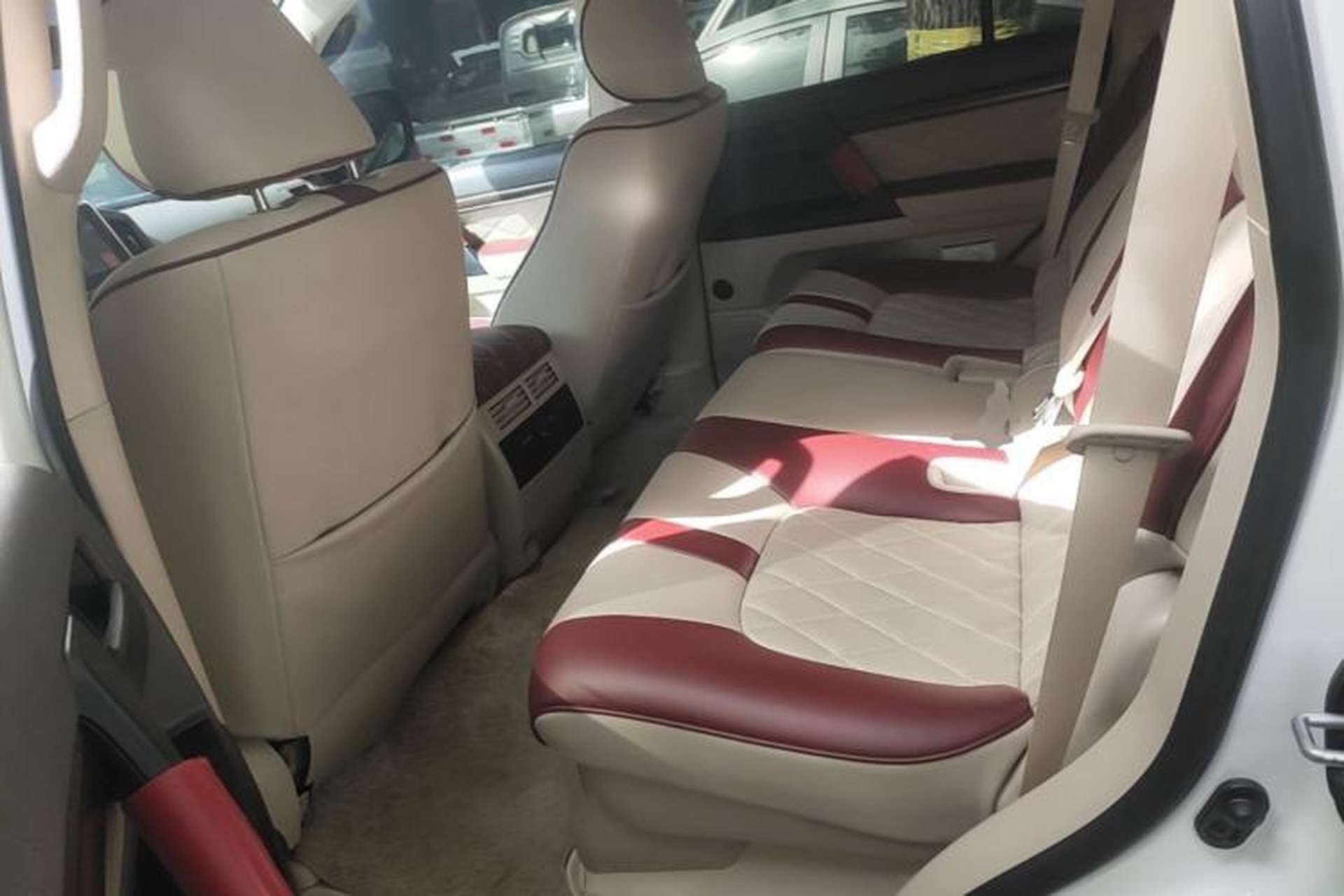 Used Toyota Land Cruiser 2019 4.0L 7-Seater Automatic Transmission Middle East Version Left Rear Seat