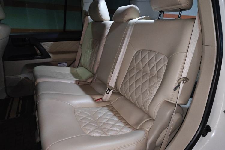 Used Toyota Land Cruiser 2019 4.0L Iron Wheels Refrigerator with Electric Base Basic Version—Middle East Left Rear Seat