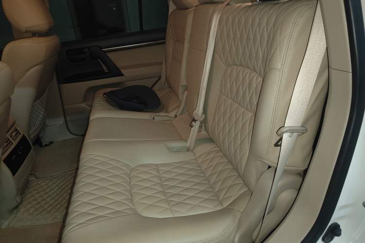 Used Toyota Land Cruiser 2019 4.0L 7-Seater Automatic Transmission Middle East Version Left Rear Seat