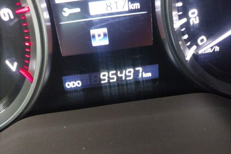 Used Toyota Land Cruiser 2019 5.7L 7-Seater Middle East Version Odometer Close Up