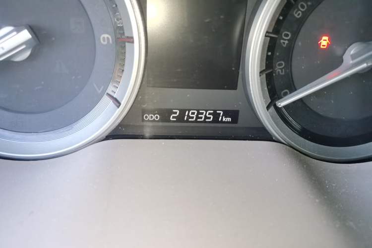 Used Toyota Land Cruiser 2019 4.0L GX-R 7 Seats Parallel Import Odometer Close Up