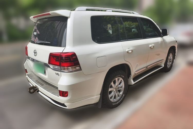 Used Toyota Land Cruiser 2019 4.0L Iron Wheels Refrigerator with Electric Base Basic Version—Middle East Rear Right 45 Deg
