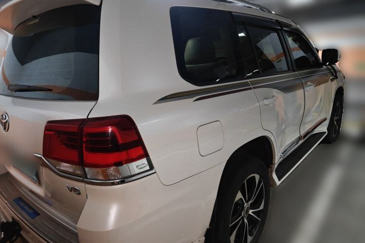 Used Toyota Land Cruiser 2019 4.0L Iron Wheels Refrigerator with Electric Base Basic Version—Middle East Rear Right 45 Deg