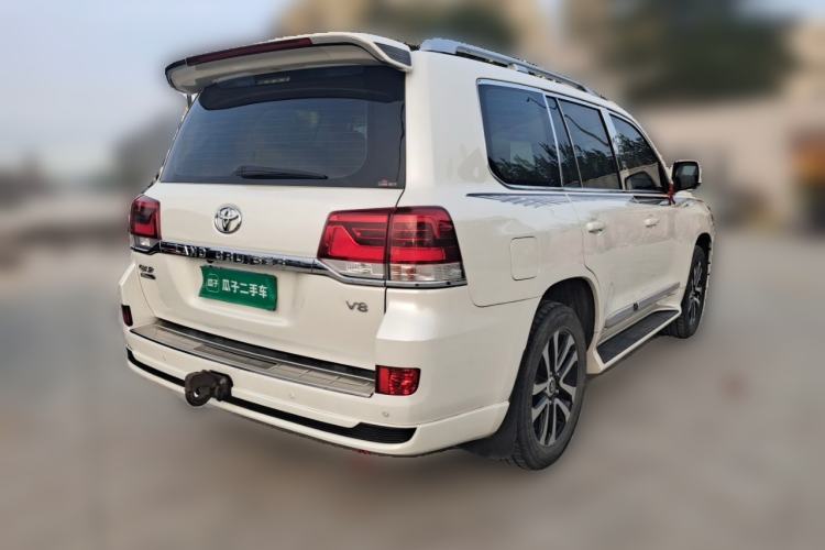 Used Toyota Land Cruiser 2019 4.0L GX-R GT Dual Fuel Sunroof Velvet Interior – Middle East Specification Rear Right 45 Deg
