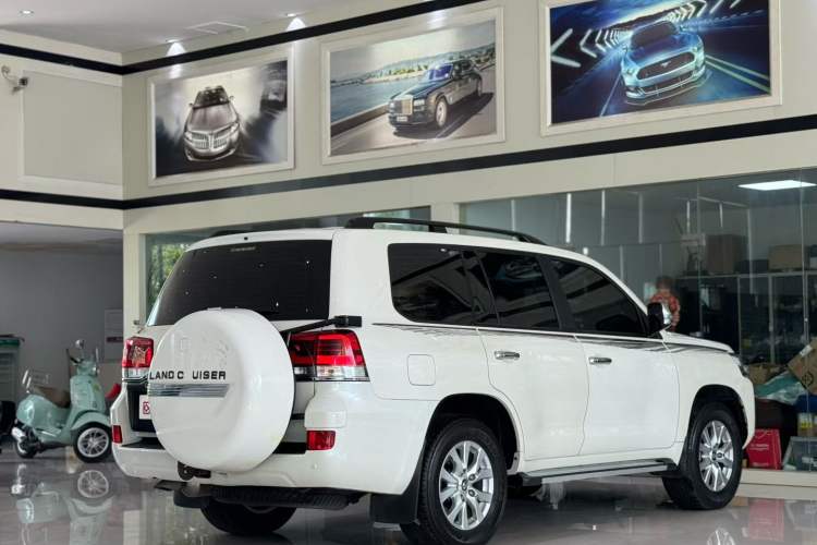 Used Toyota Land Cruiser 2019 4.0L GX-R 7 Seats Parallel Import Rear Right 45 Deg