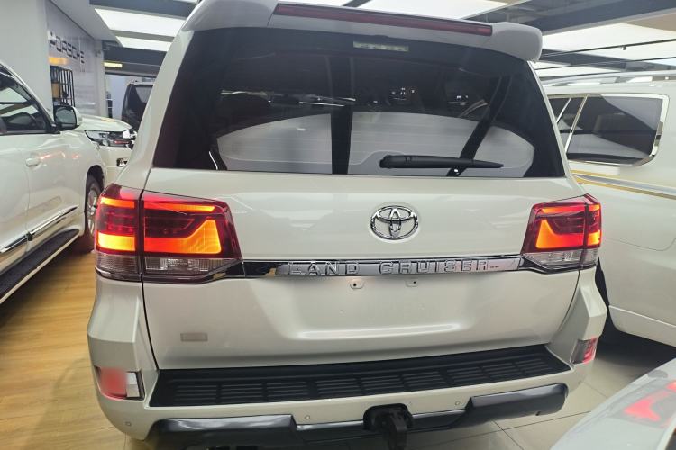 Used Toyota Land Cruiser 2019 4.0L 7-Seater Automatic Transmission Middle East Version Rear