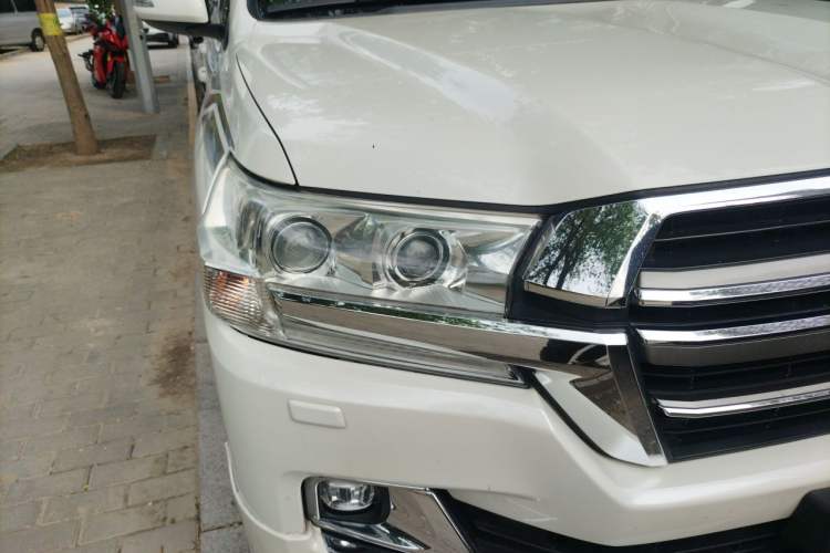 Used Toyota Land Cruiser 2019 5.7L 7-Seater Middle East Version Right Front Headlight