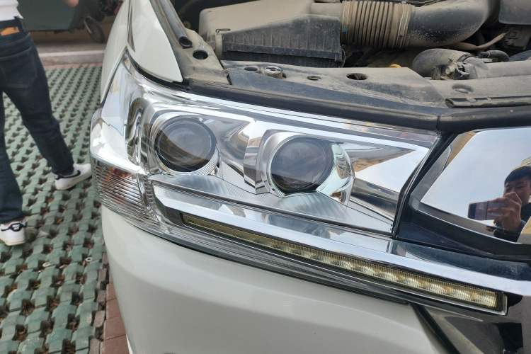 Used Toyota Land Cruiser 2019 4.0L GX-R 7 Seats Parallel Import Right Front Headlight