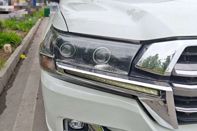 Used Toyota Land Cruiser  Right Front Headlight