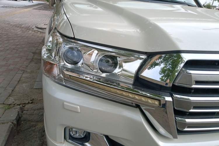 Used Toyota Land Cruiser 2019 4.0L 7-Seater Automatic Transmission Middle East Version Right Front Headlight